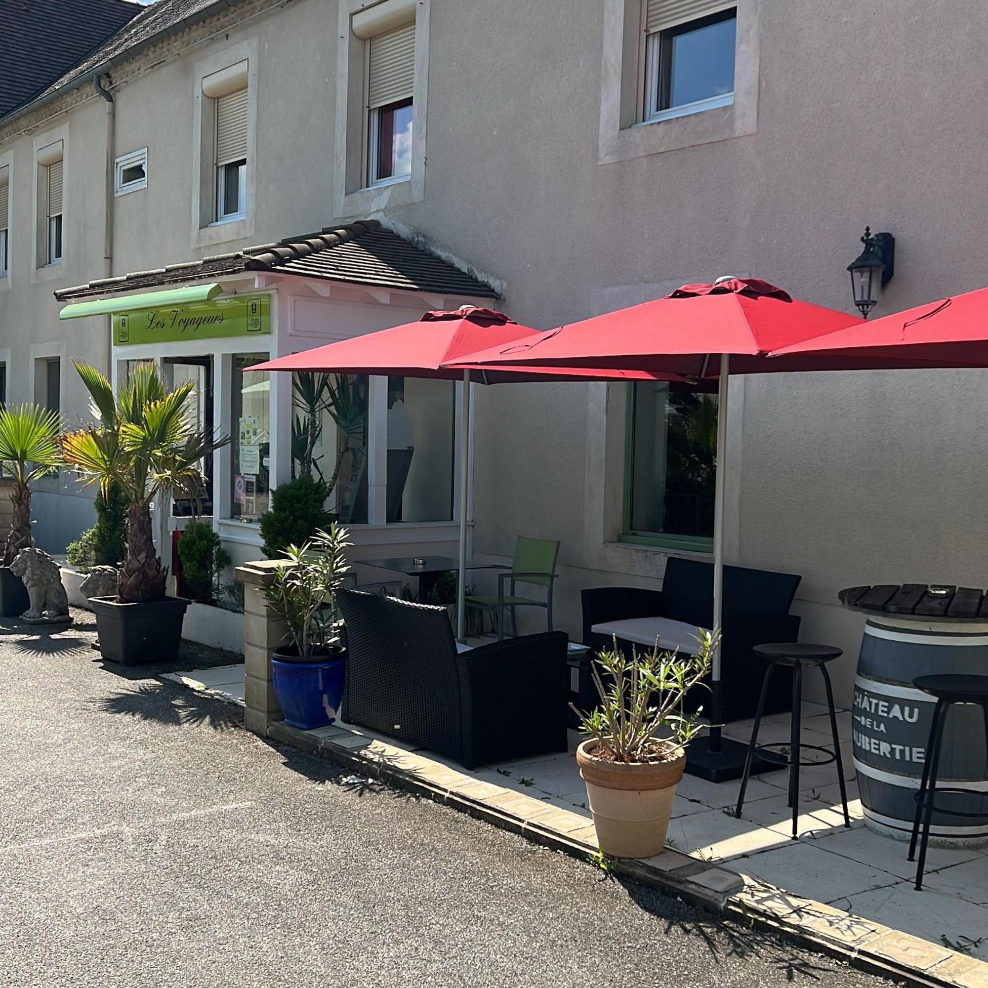Logis Hotel-Restaurant Les Voyageurs La Coquille Exterior photo