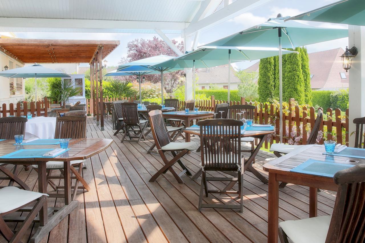 Logis Hotel-Restaurant Les Voyageurs La Coquille Exterior photo